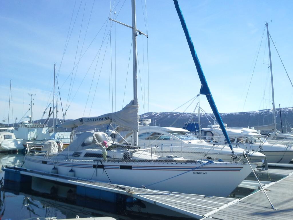 ホテル Norwavey, Sleep In A Boat Krokelvdalen エクステリア 写真